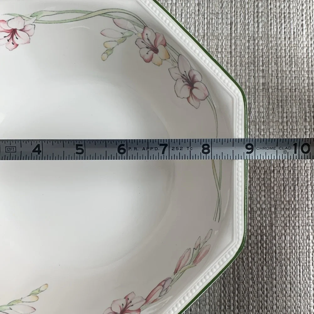 Johnson Brothers UK SANDRINGHAM Serving Bowl